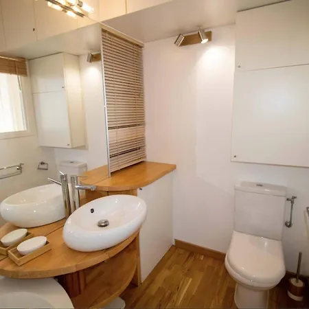 Apartment T2 With Great View On The Island Of The Old